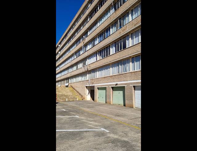 2 BEDROOM FLAT FOR SALE IN PIONEER PARK